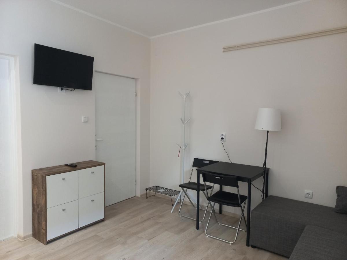 Kod Velikih Tuja Apartment Melenci Exterior photo